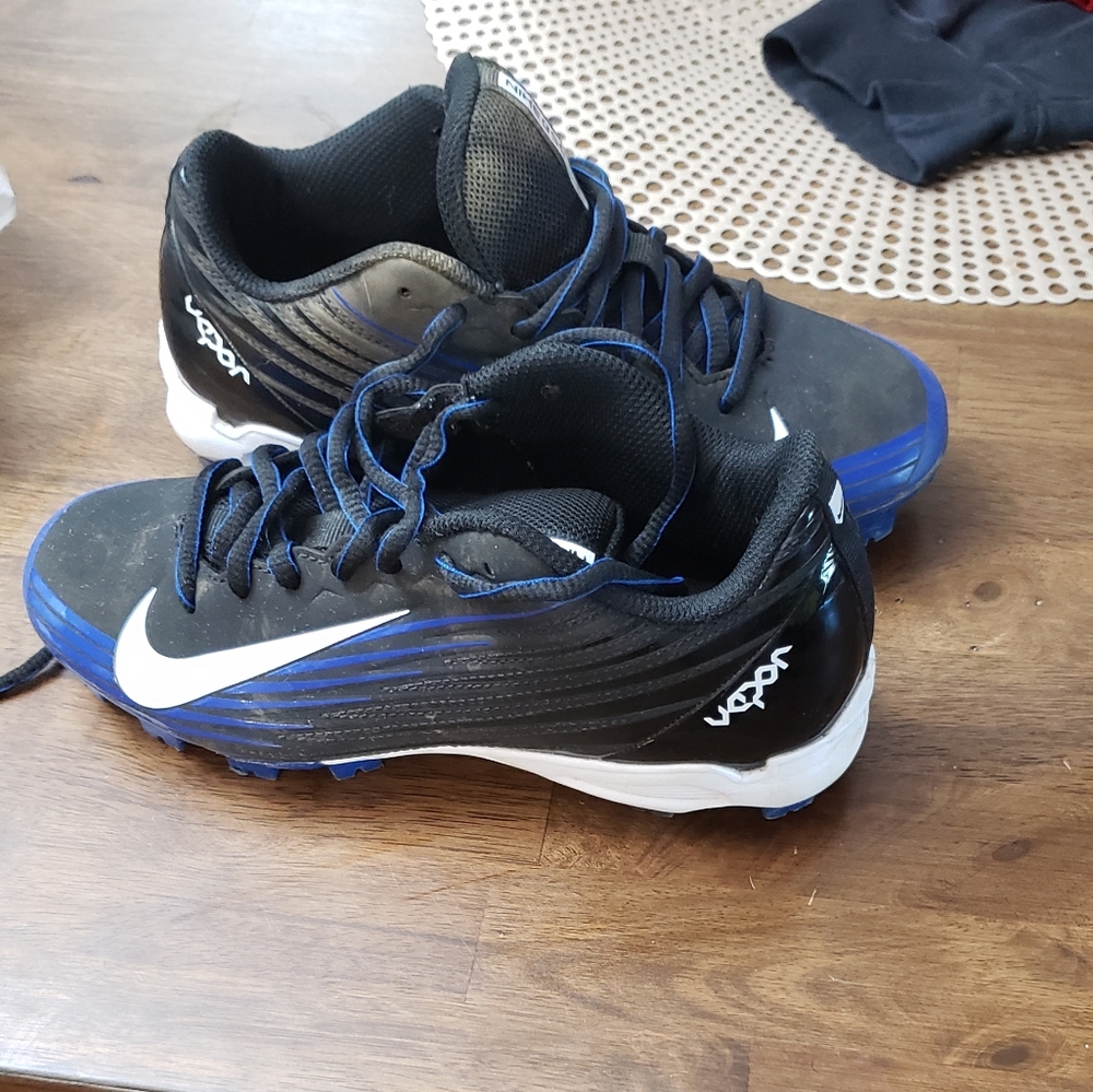 Vapor cleats